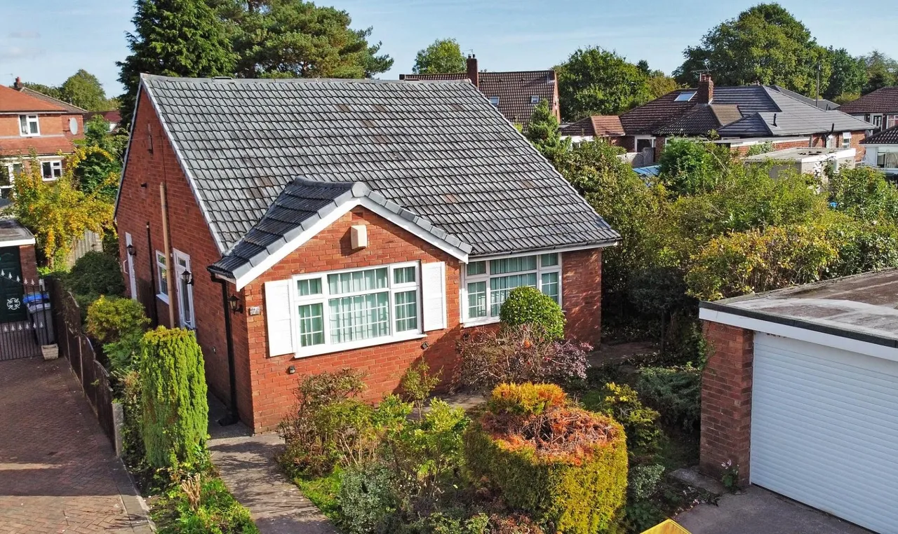 2 bed house for sale, Whitegates Close, Timperley, WA15