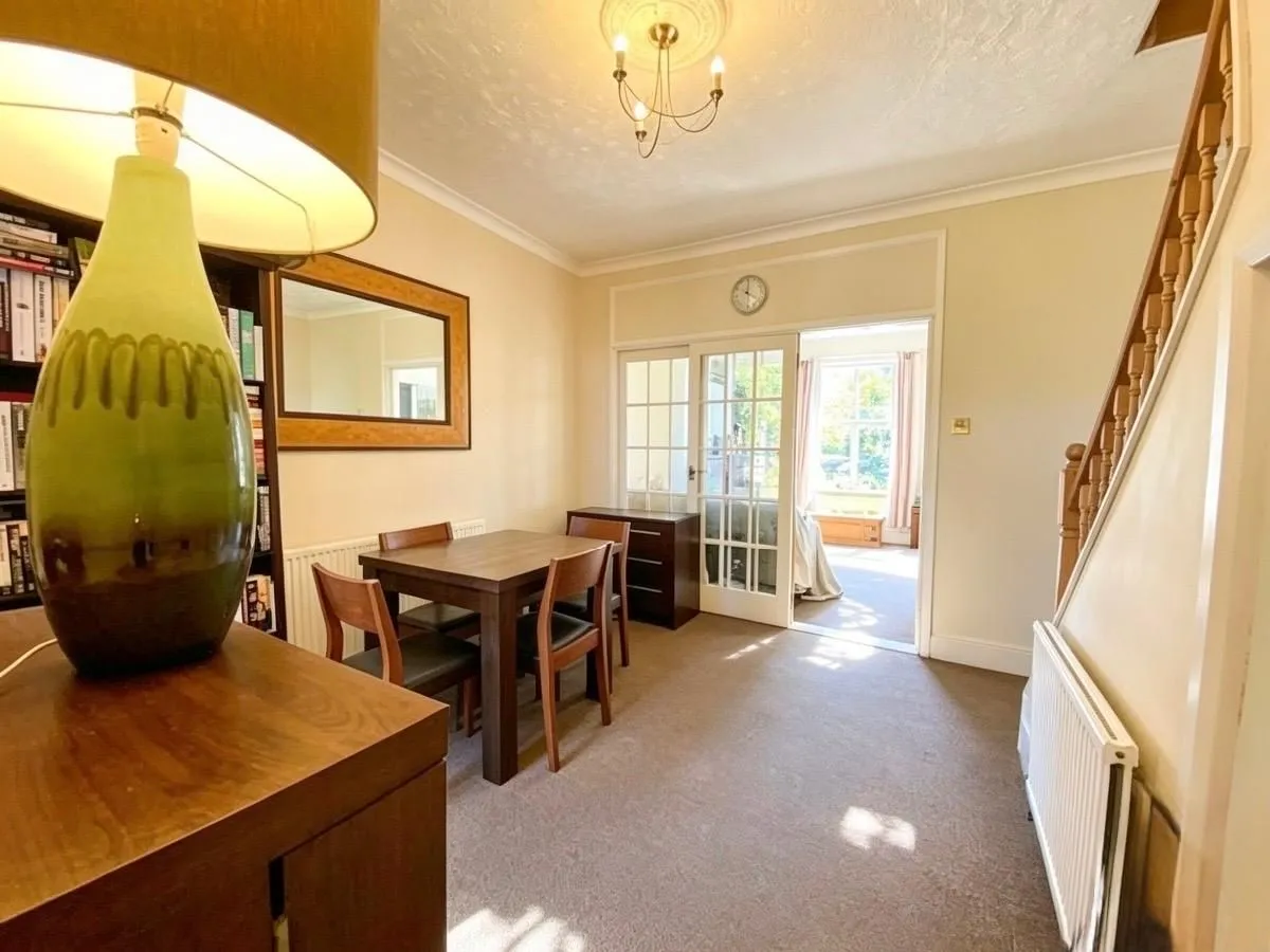 Chase Road, Brentwood, photo 3