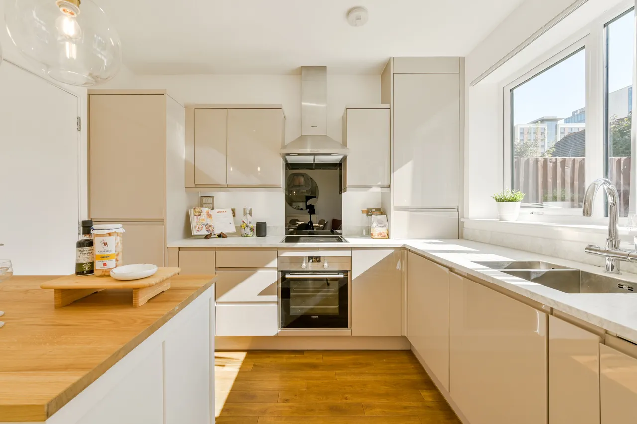 39 Reynard Way, Brentford, photo 4
