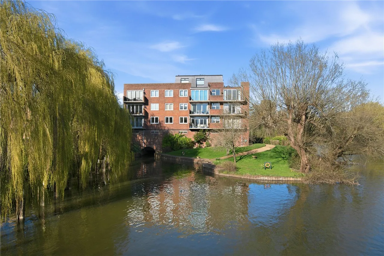 3 bed flat for sale, Mill Lane, Stratford-upon-Avon, CV37