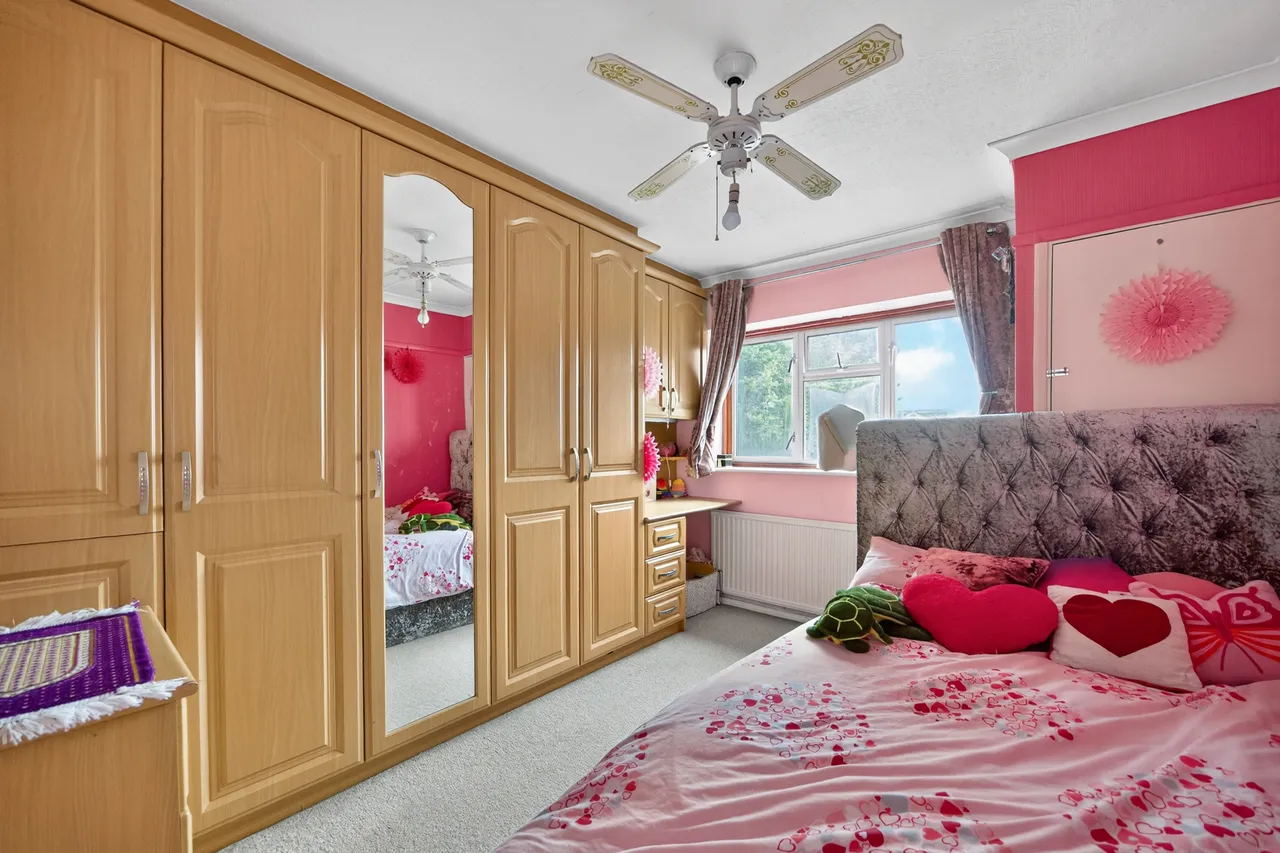 Chadwell Heath Lane, Romford, RM6, photo 16