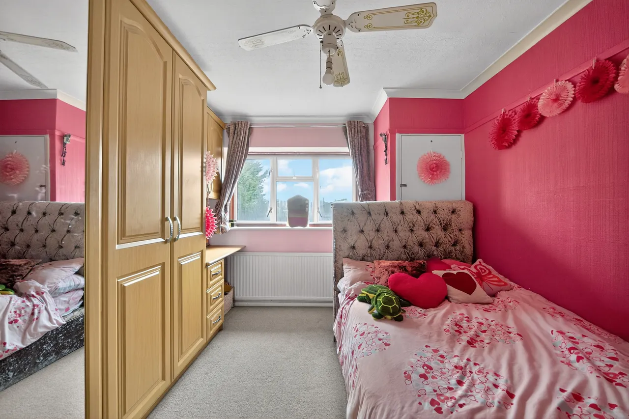 Chadwell Heath Lane, Romford, RM6, photo 14