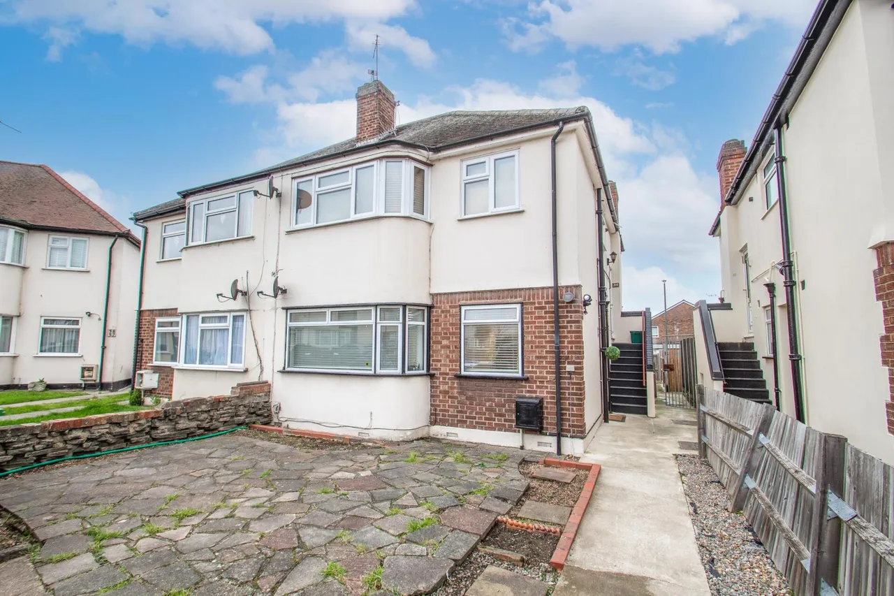 2 bed flat for sale — Russell Close, Bexleyheath, Kent, DA7
