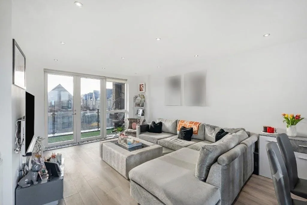 Garrison Heights, Millbrook Park, NW7, 55 Henry Darlot Drive, Mill Hill, photo 4