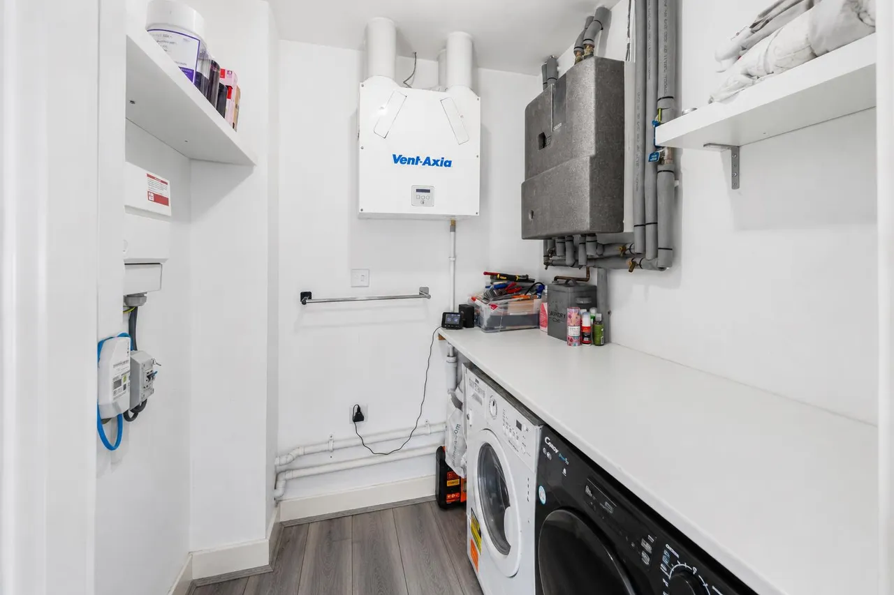 Garrison Heights, Millbrook Park, NW7, 55 Henry Darlot Drive, Mill Hill, photo 9