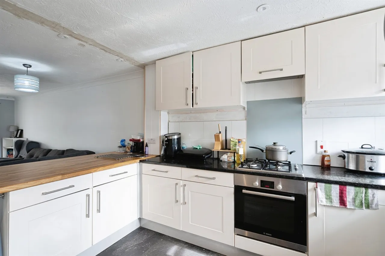 Chambers Avenue, Amesbury, SP4, photo 4