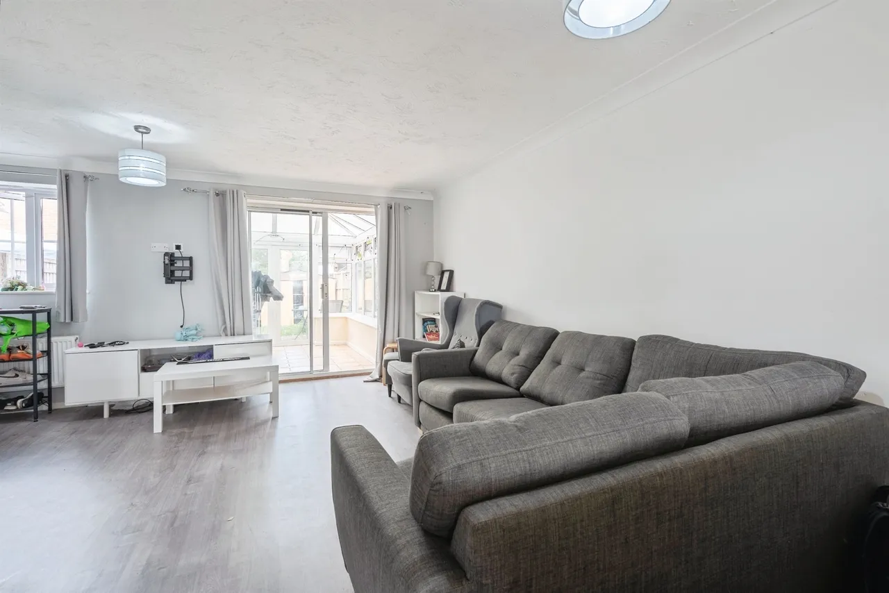 Chambers Avenue, Amesbury, SP4, photo 2