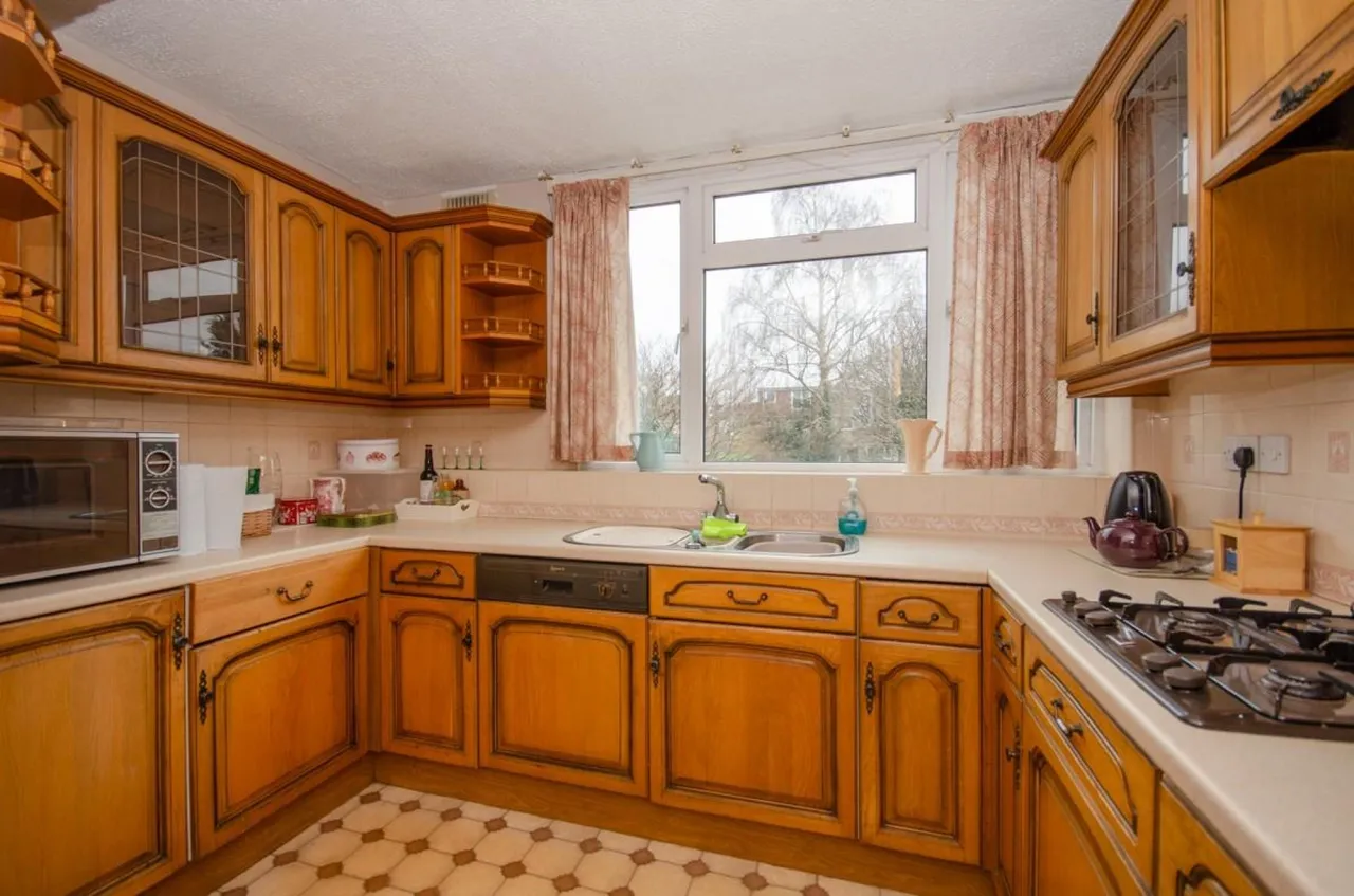 Bromley Heath Road, Downend, Bristol, BS16 6JT, photo 3
