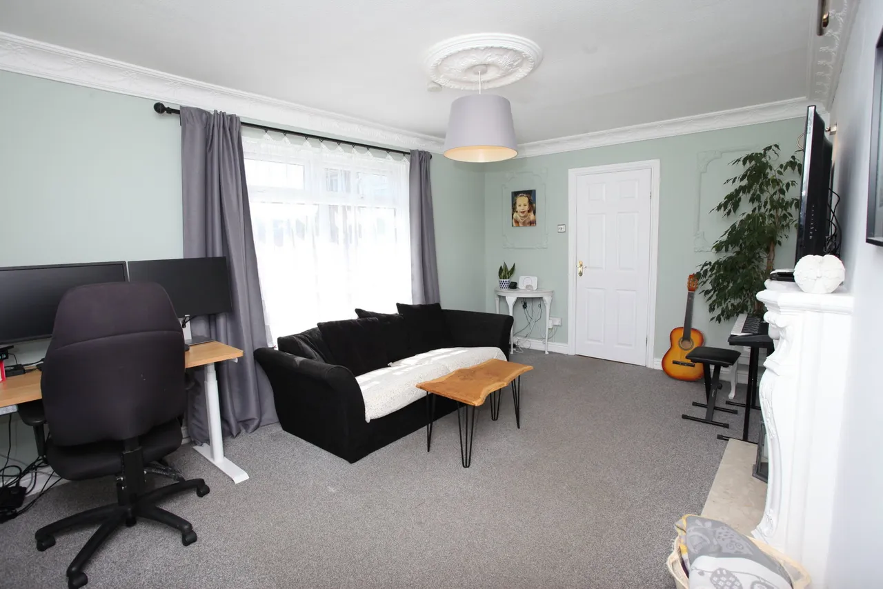 Pen-y-Bryn, Caerphilly, CF83 2LA, photo 3