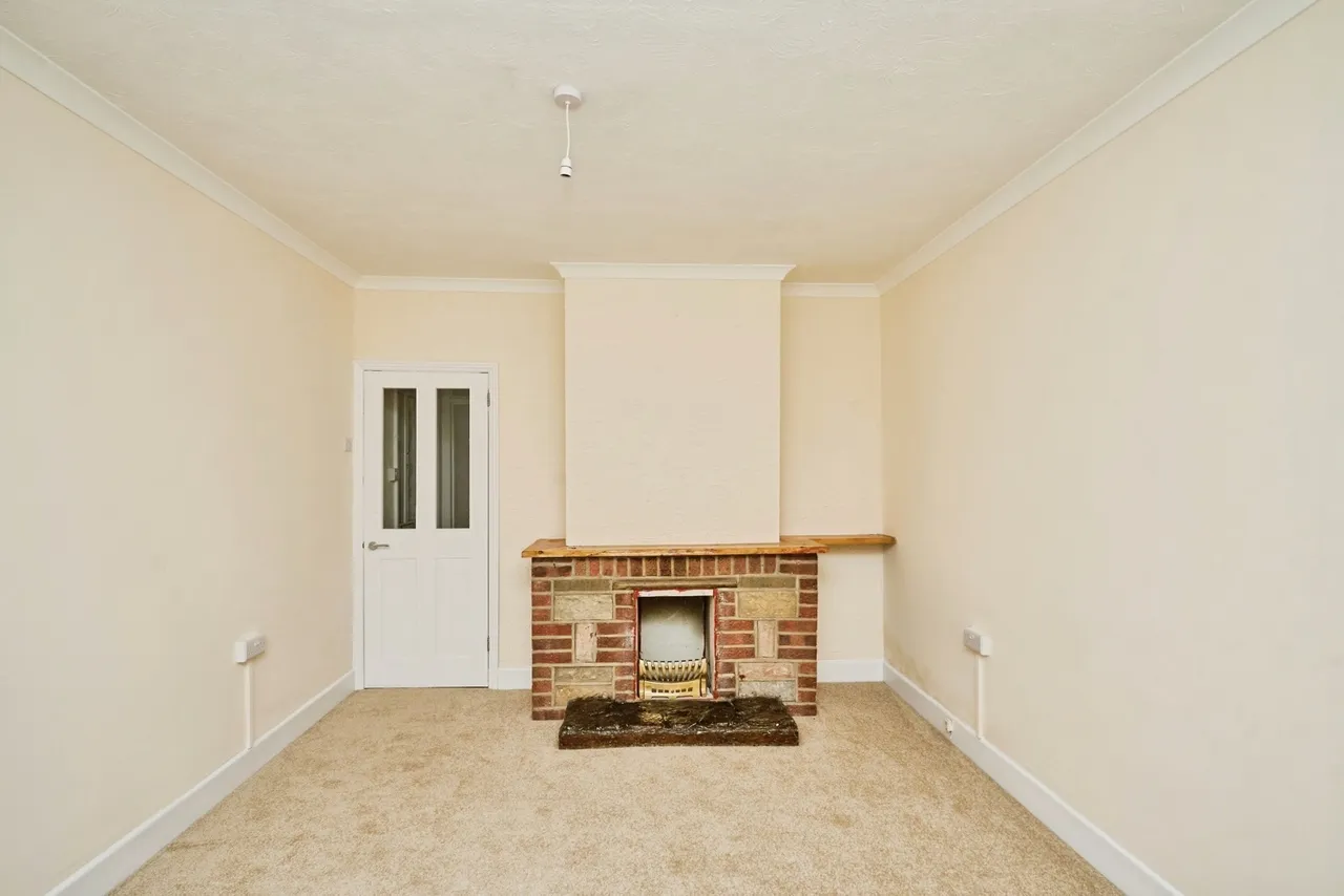 Adelaide Grove, East Cowes, PO32, photo 5