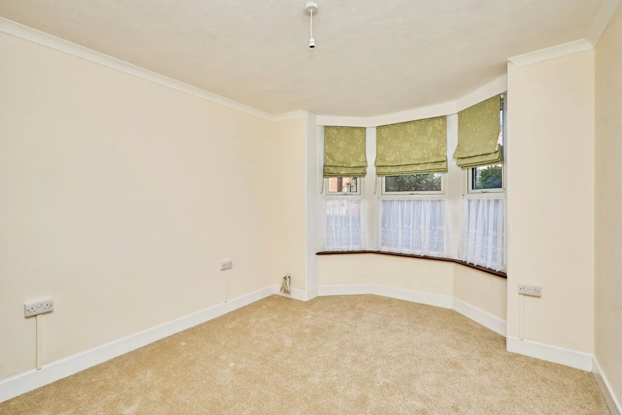 Adelaide Grove, East Cowes, PO32, photo 4