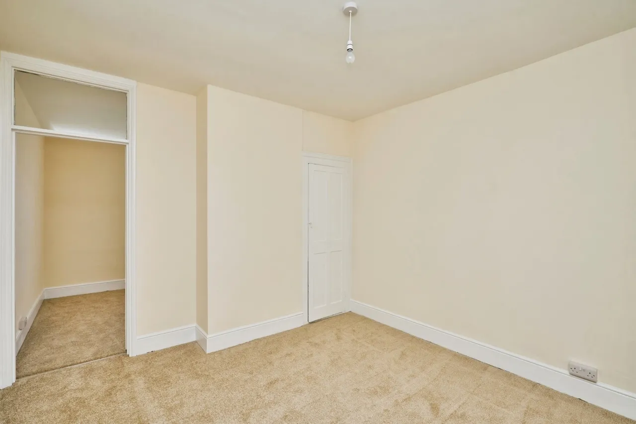 Adelaide Grove, East Cowes, PO32, photo 7
