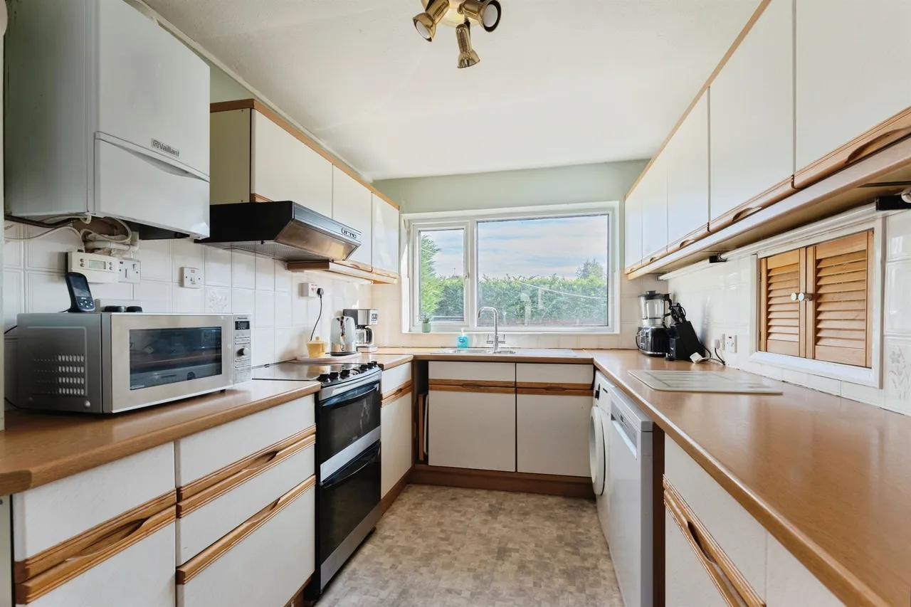 Shepton Road, Great Sutton, CH66, photo 4