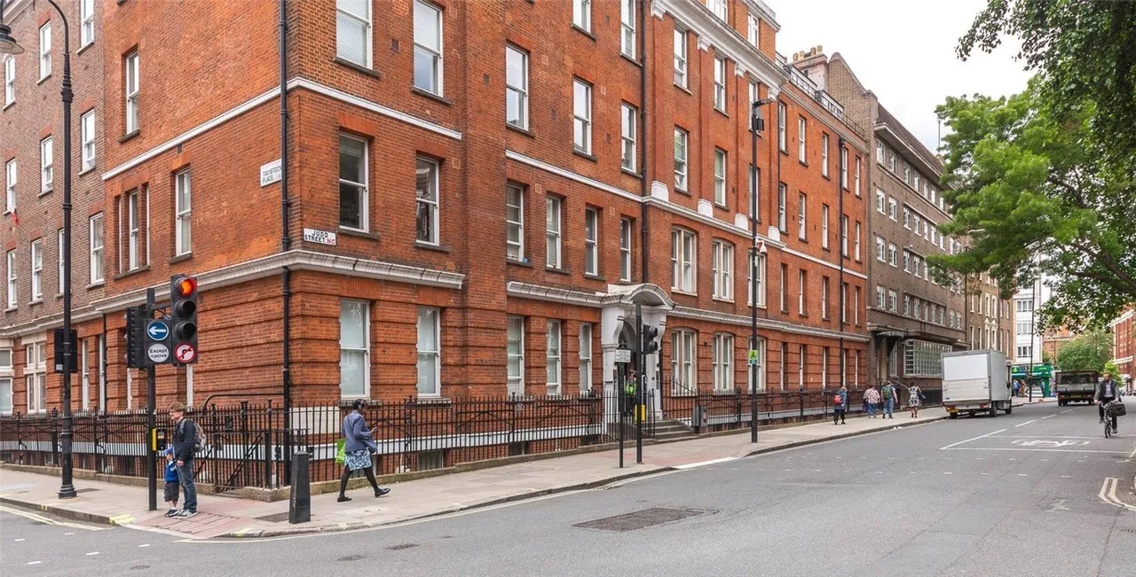Albany House, London, photo 8