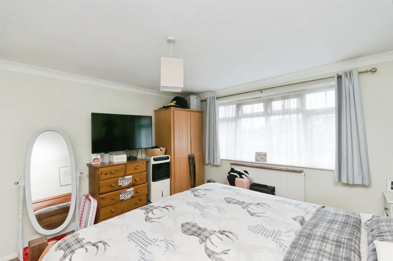 Chartres Close, Bexhill-On-Sea, photo 8