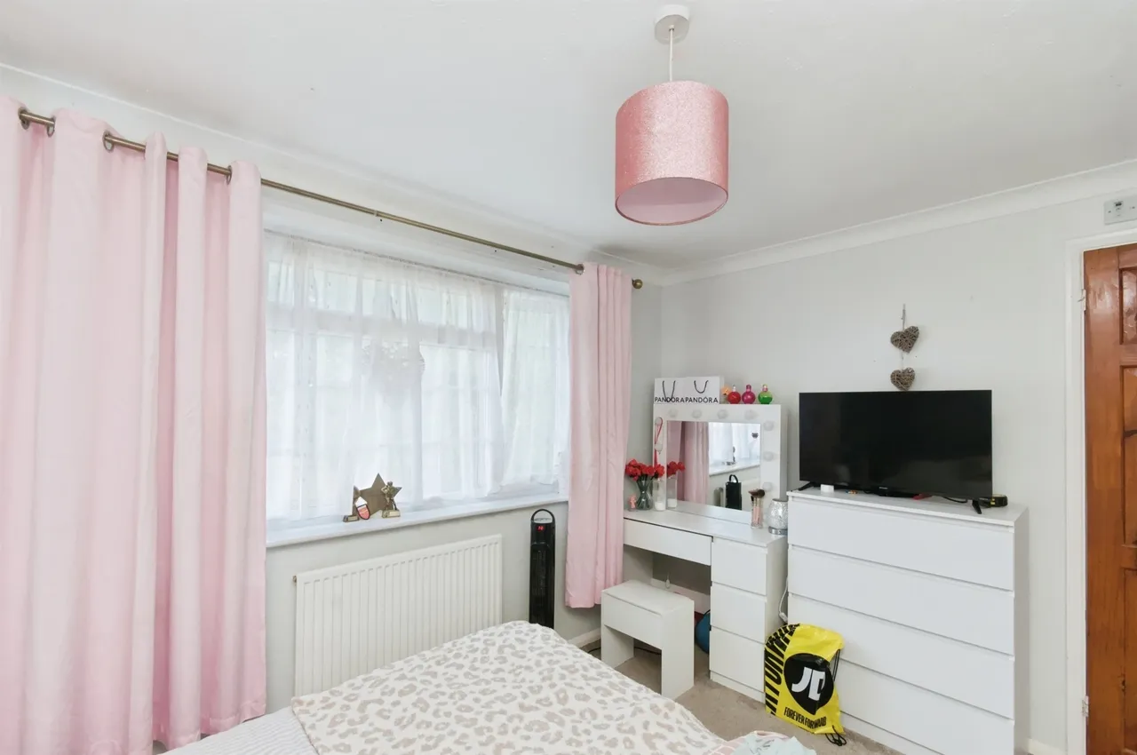 Chartres Close, Bexhill-On-Sea, photo 10