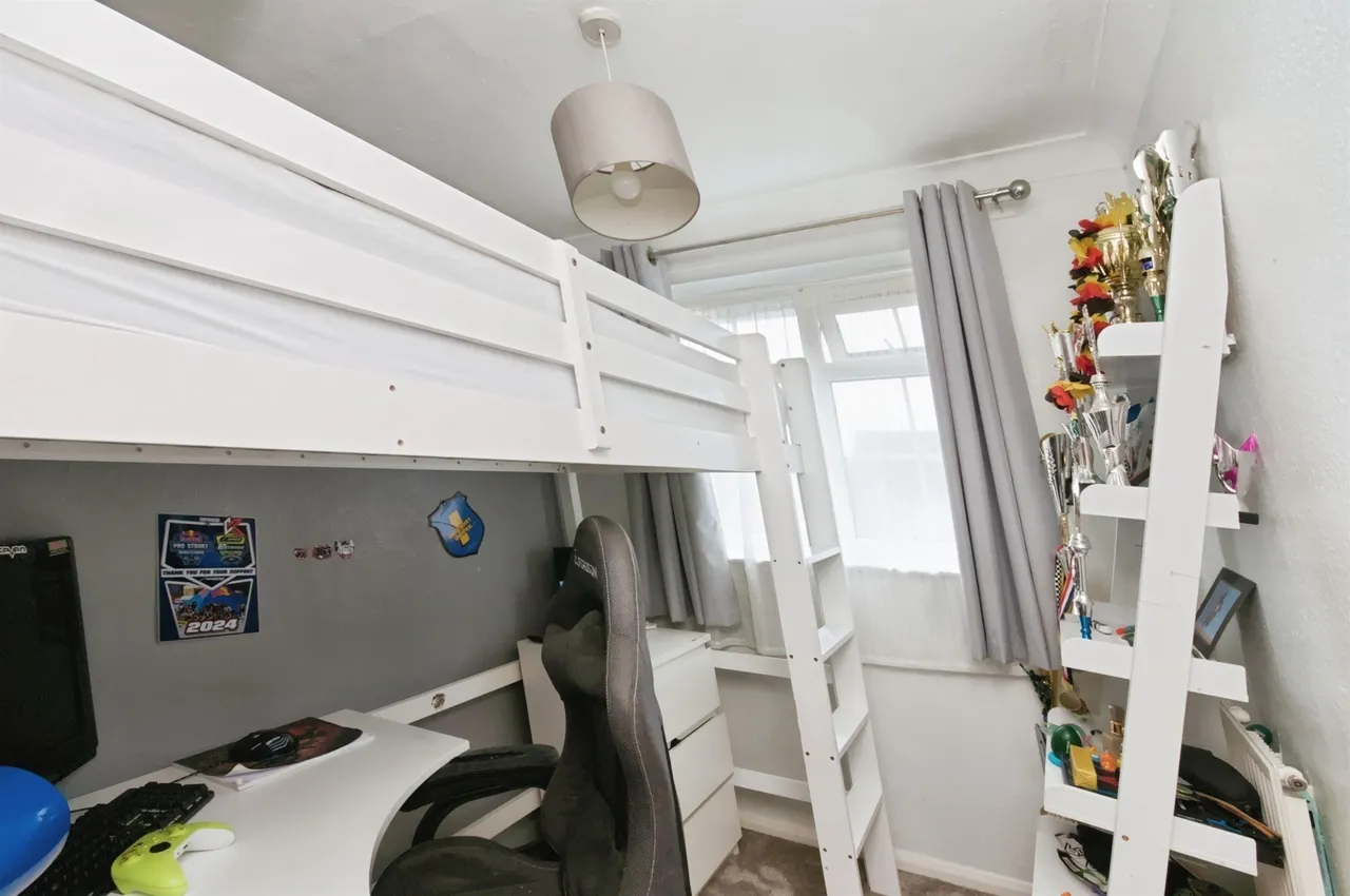 Chartres Close, Bexhill-On-Sea, photo 11