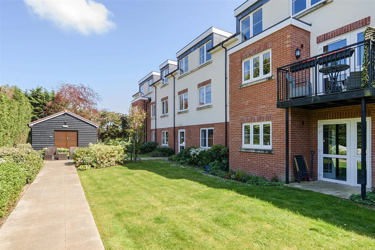 Laindon Road, Billericay, CM12, photo 14