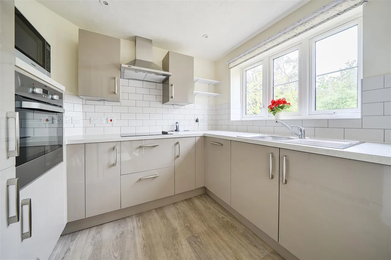 Laindon Road, Billericay, CM12, photo 6