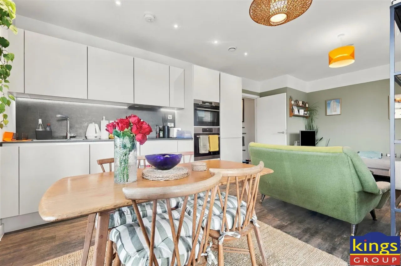 Clarkson Crescent, London, photo 4