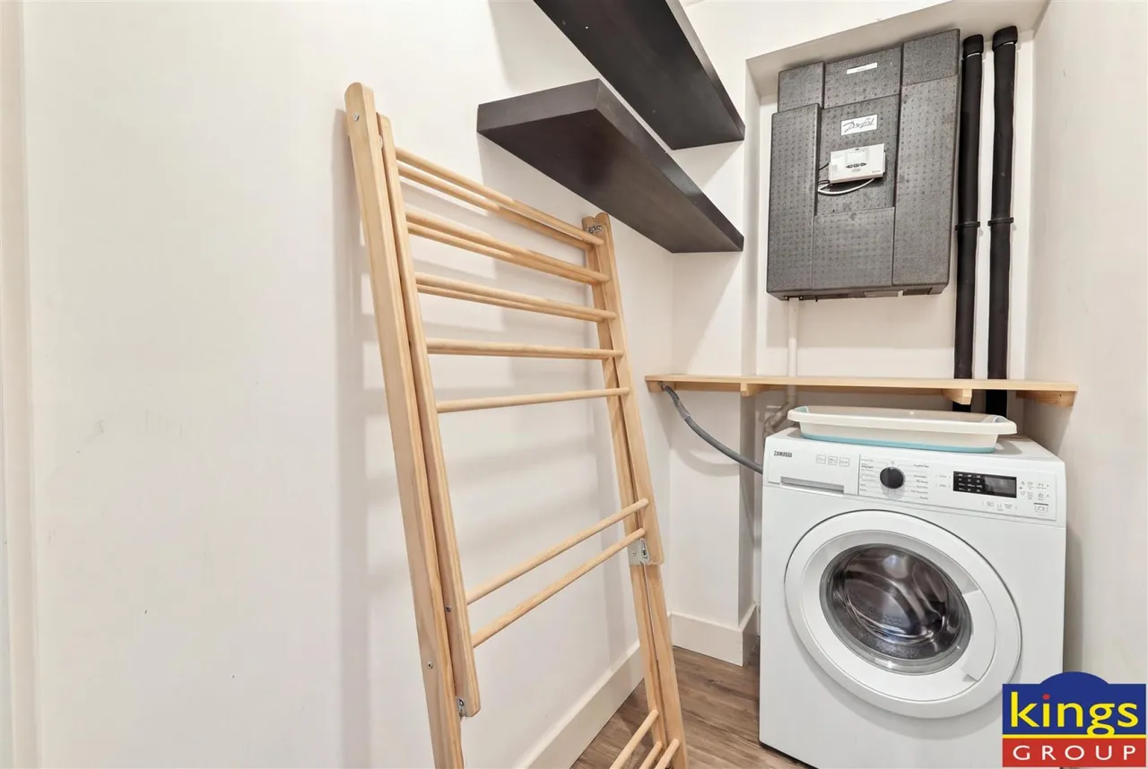 Clarkson Crescent, London, photo 12