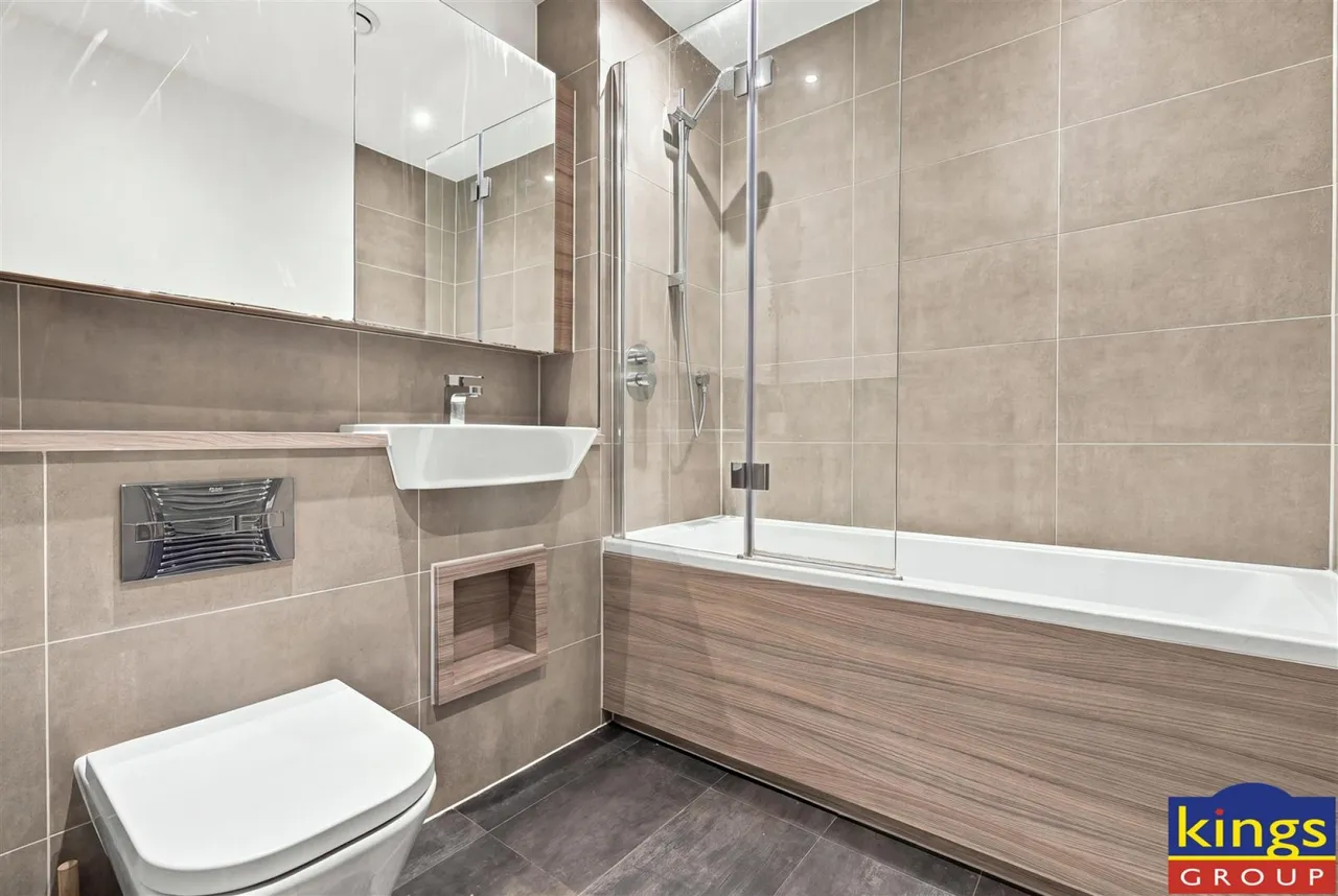 Clarkson Crescent, London, photo 11