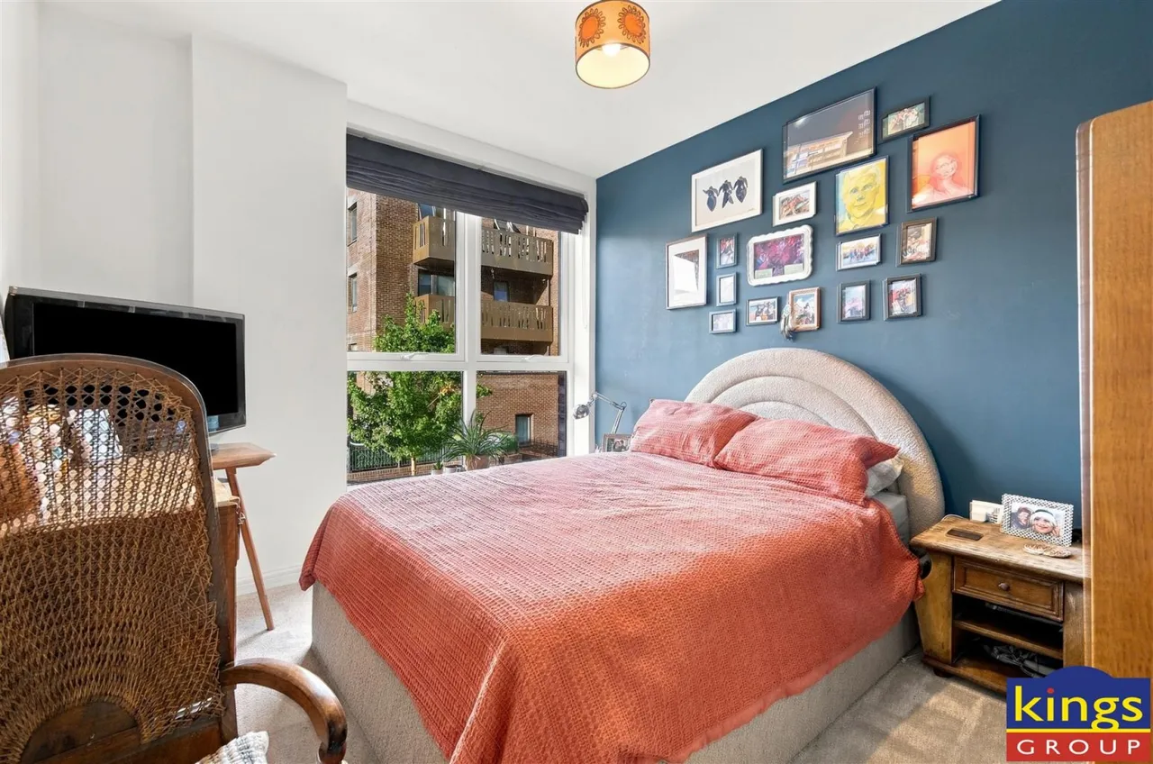 Clarkson Crescent, London, photo 7