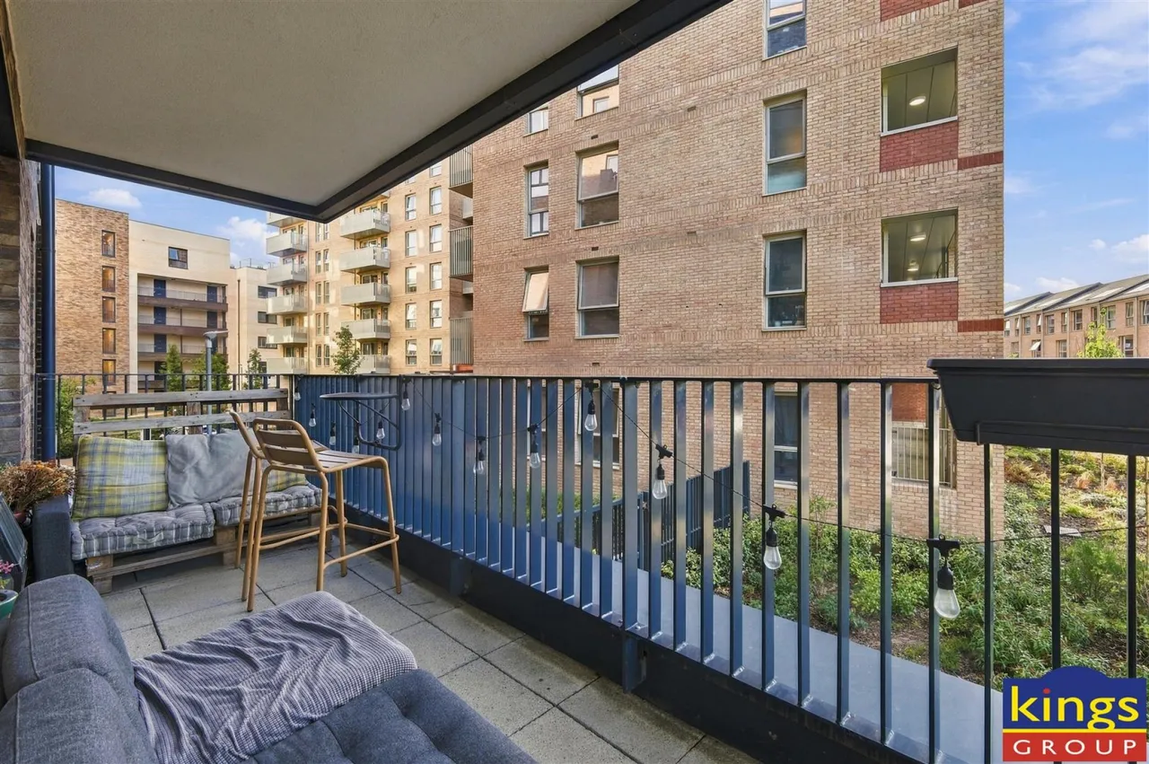 Clarkson Crescent, London, photo 13