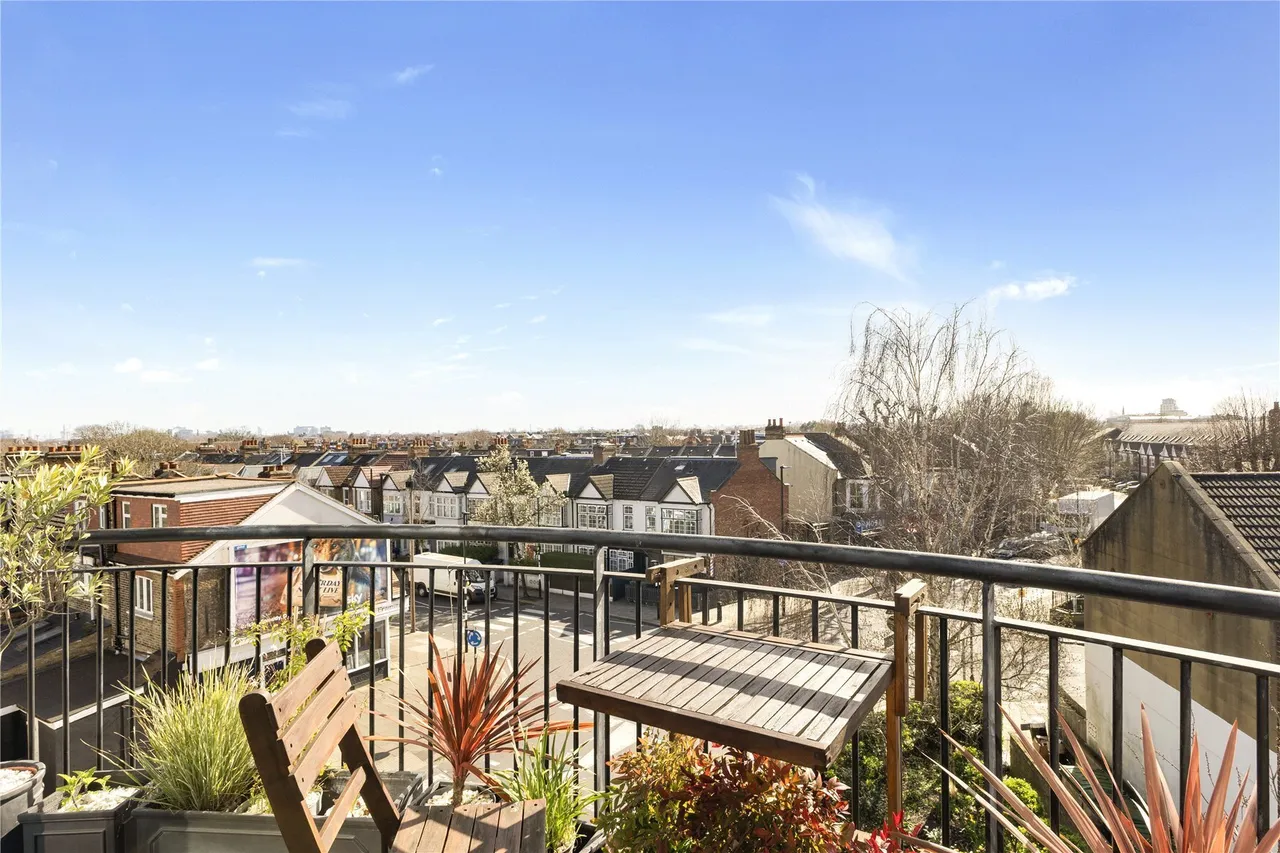 Acton Lane, London, W4, photo 2