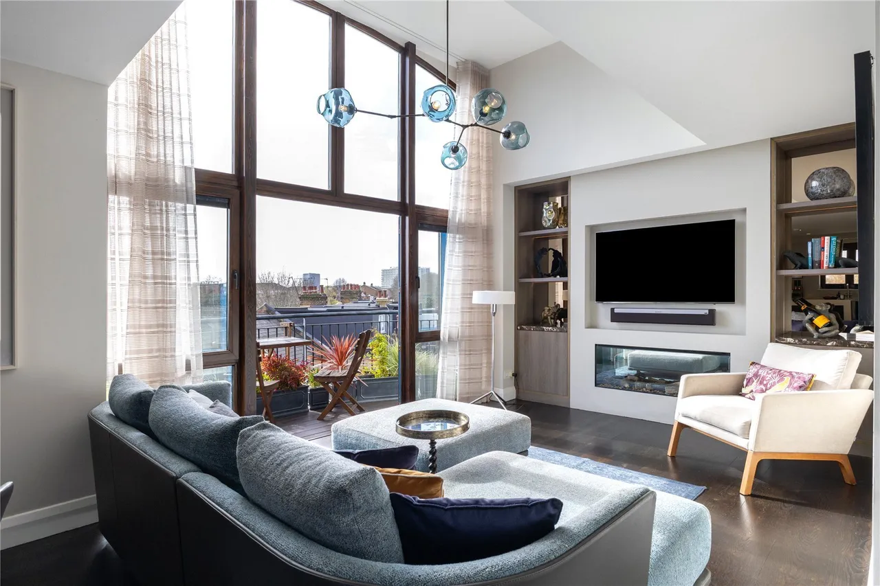 3 bed flat for sale — Acton Lane, London, W4