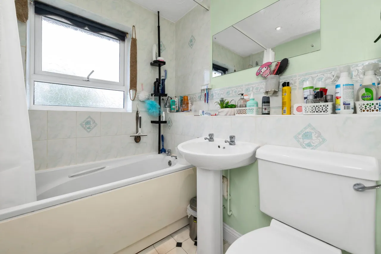 Lodge Close, Huntingdon, PE29 6GR, photo 6
