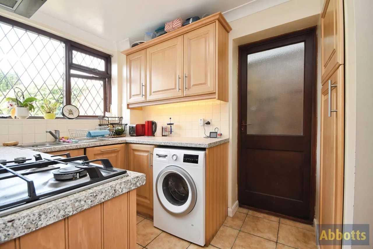 Hilary Crescent, Rayleigh, Essex, SS6, photo 10