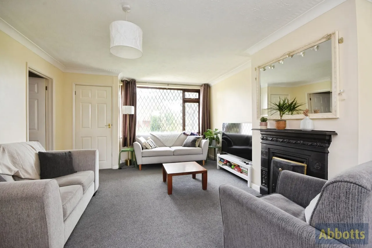 Hilary Crescent, Rayleigh, Essex, SS6, photo 2