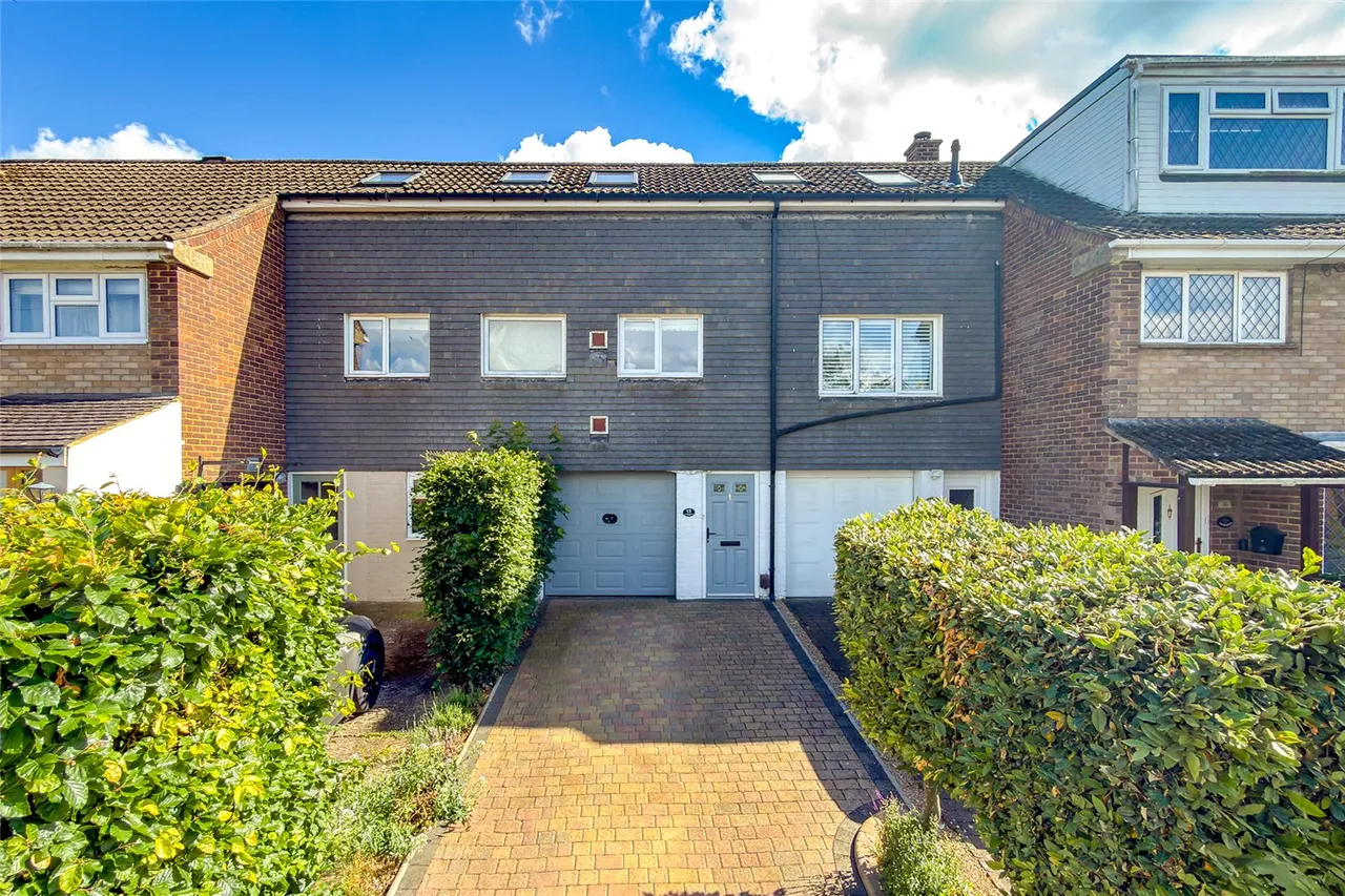 3 bed house for sale — Garrard Way, Wheathampstead, Hertfordshire, AL4 8PE