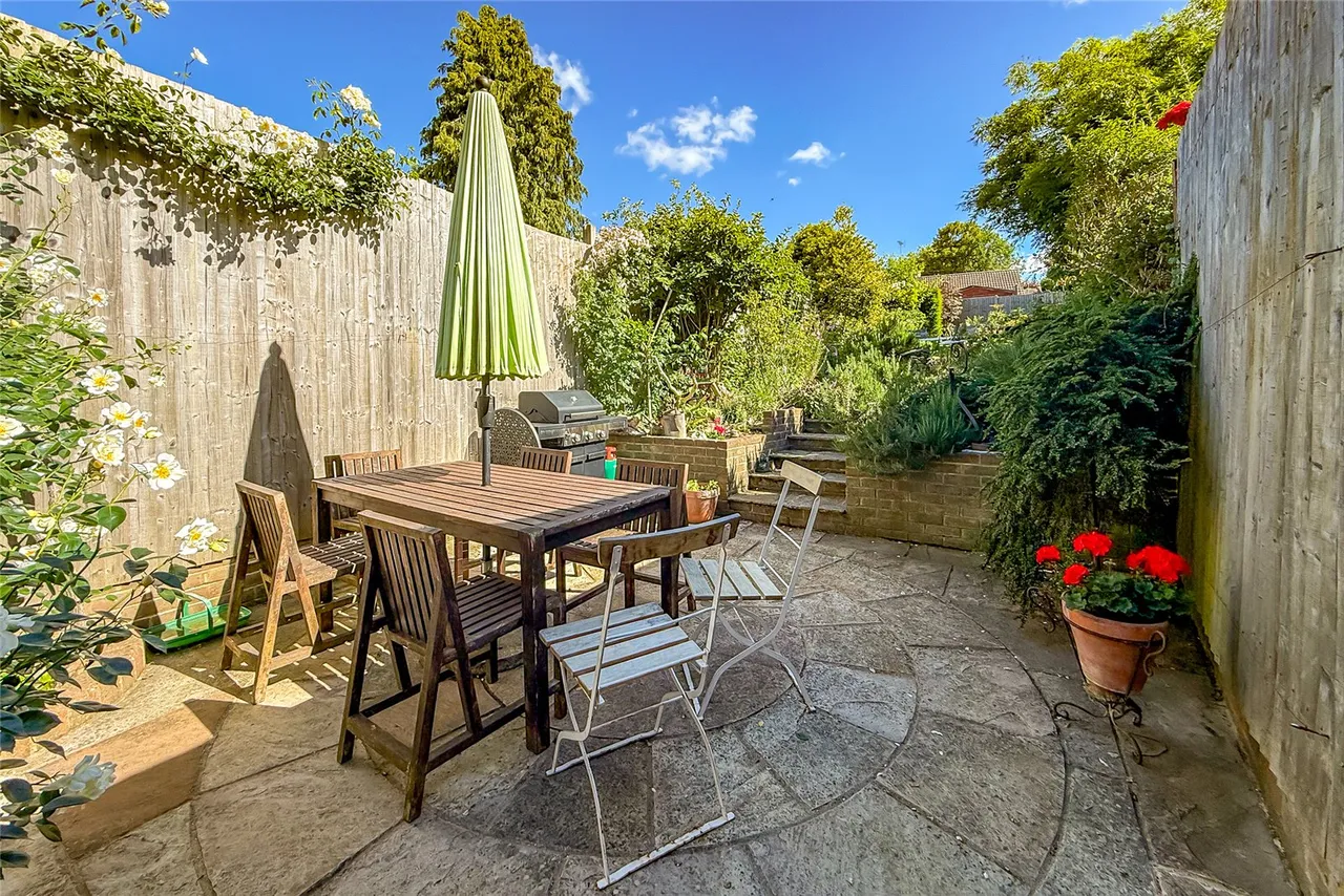 Garrard Way, Wheathampstead, Hertfordshire, AL4 8PE, photo 10