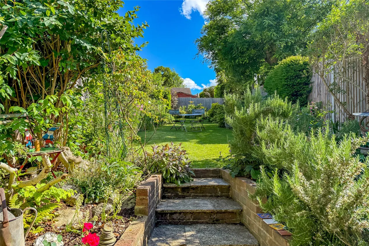 Garrard Way, Wheathampstead, Hertfordshire, AL4 8PE, photo 22