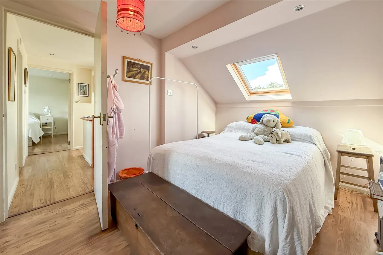 Garrard Way, Wheathampstead, Hertfordshire, AL4 8PE, photo 6