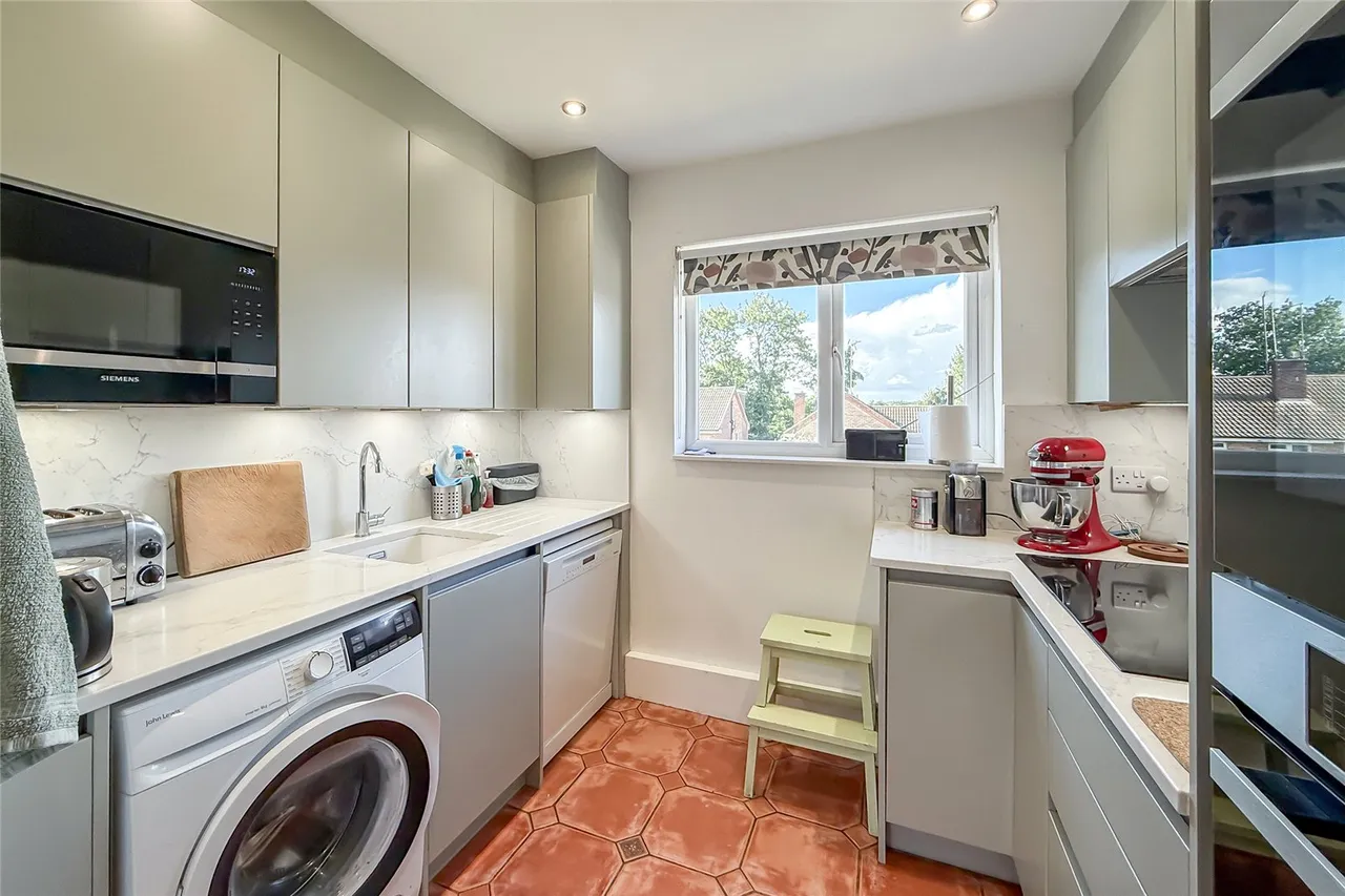 Garrard Way, Wheathampstead, Hertfordshire, AL4 8PE, photo 4