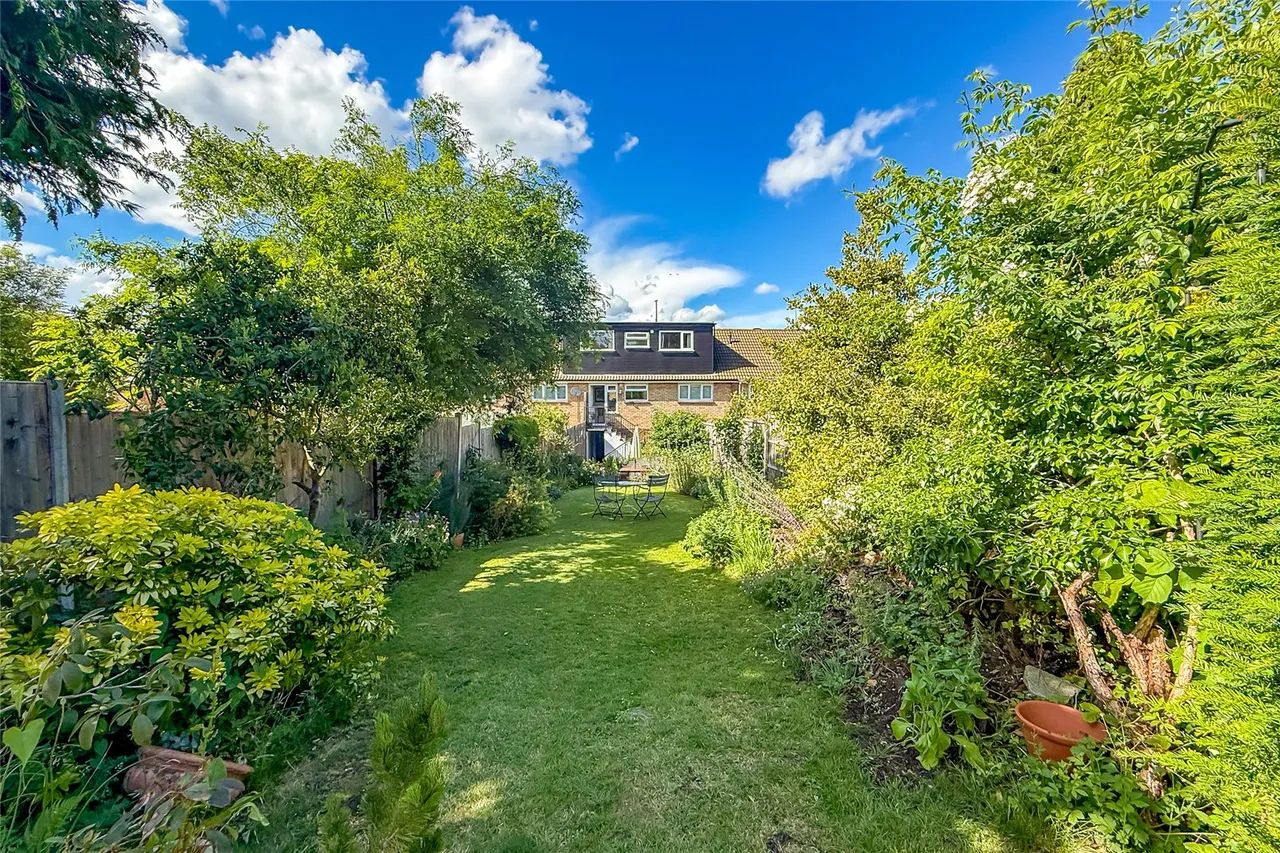 Garrard Way, Wheathampstead, Hertfordshire, AL4 8PE, photo 11