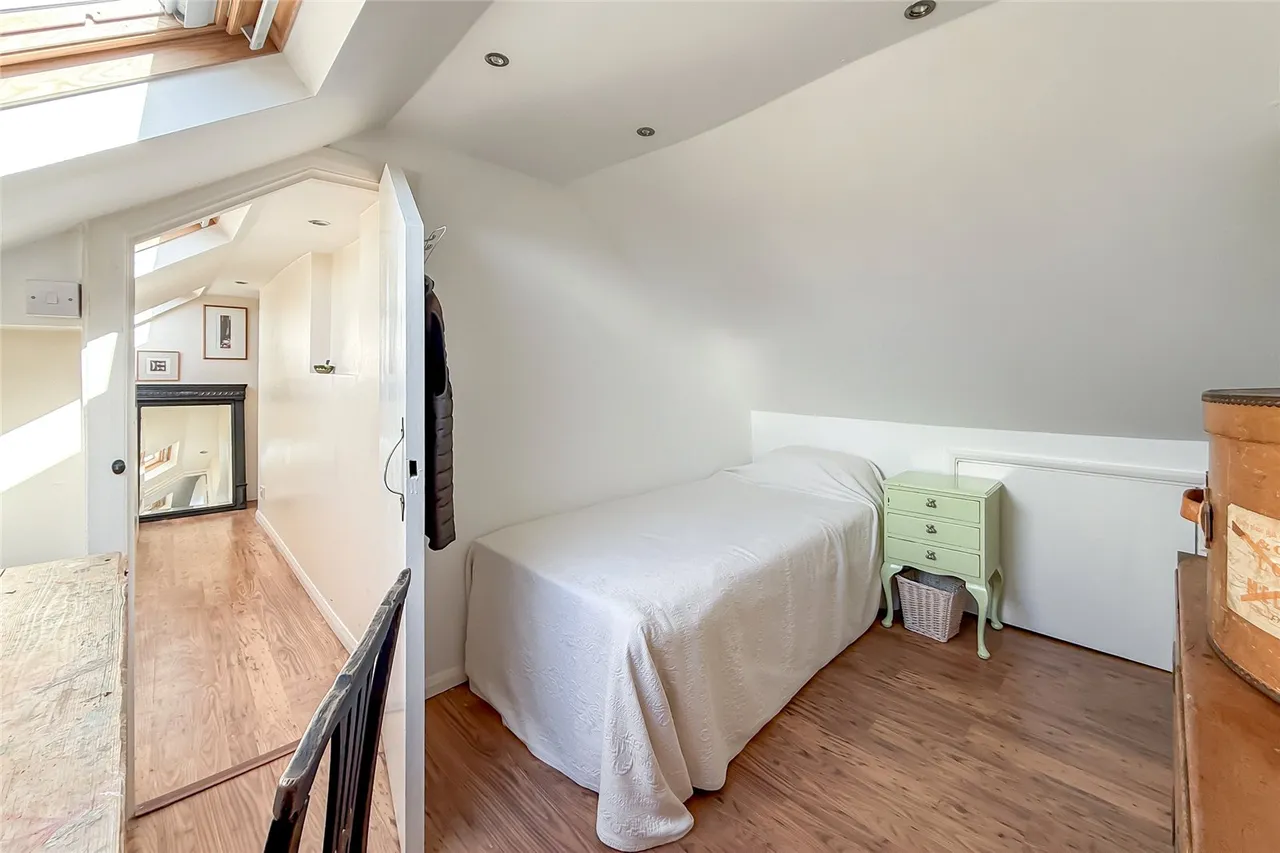 Garrard Way, Wheathampstead, Hertfordshire, AL4 8PE, photo 7