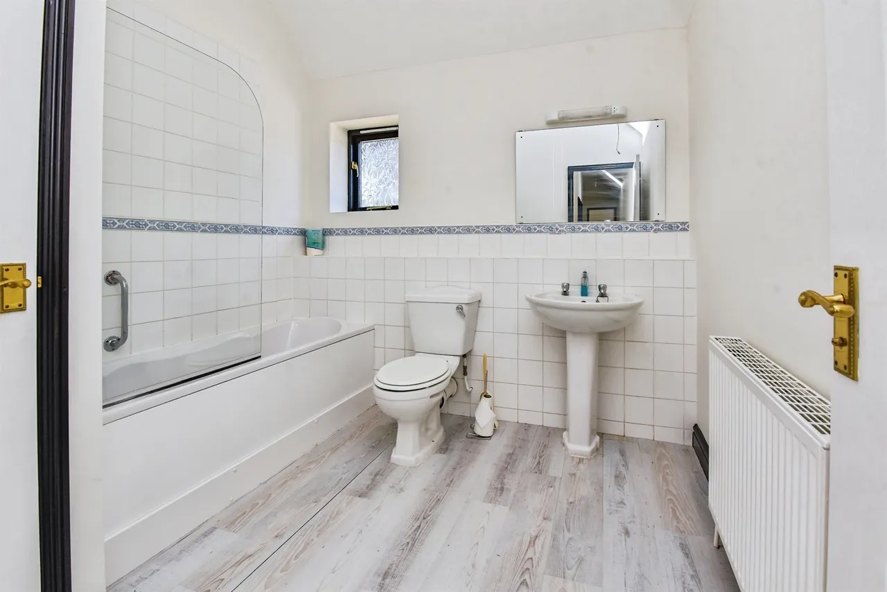 High Street, West Lavington, SN10, photo 14