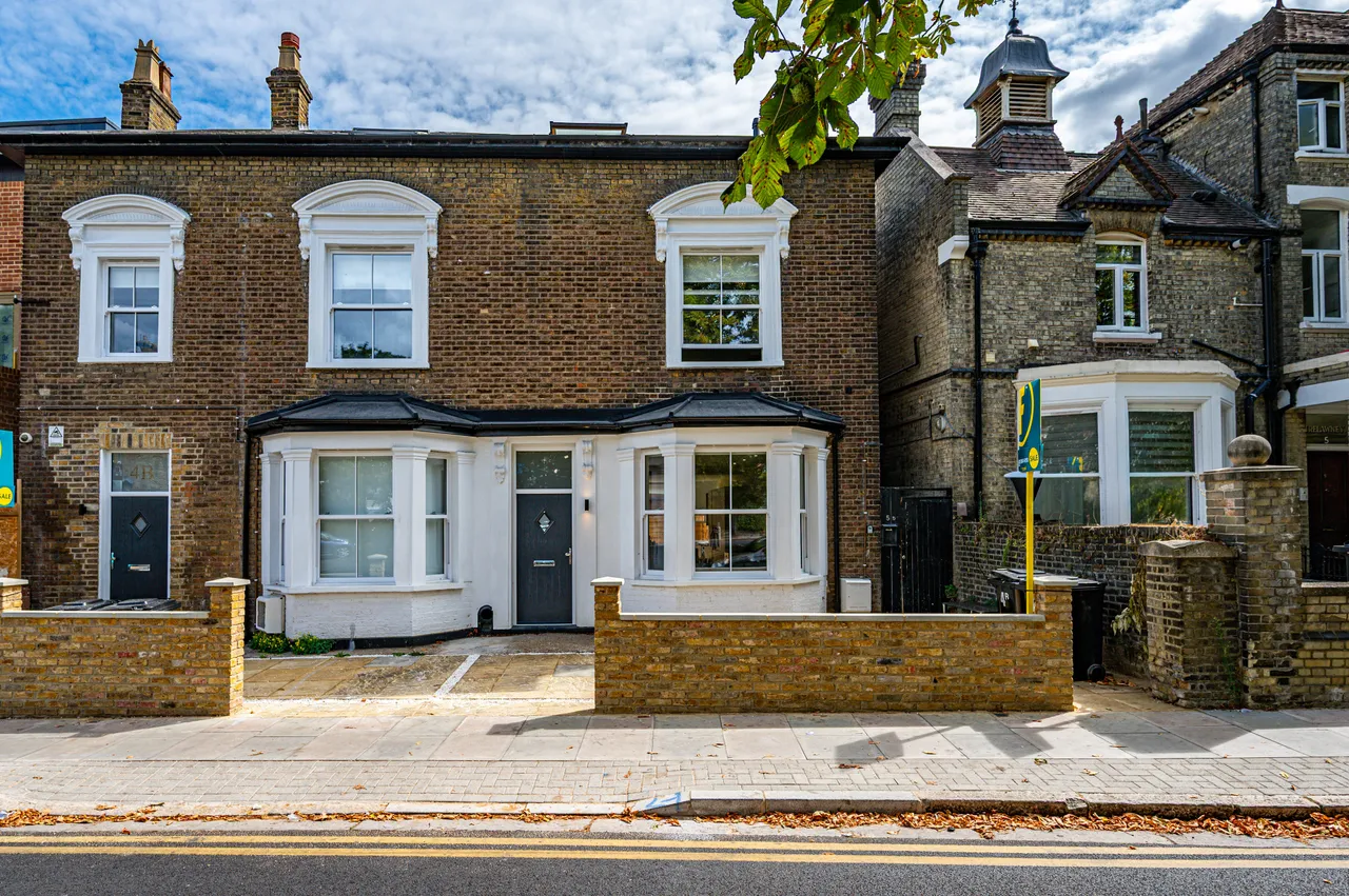 4 bed house for sale — 4a Stuart Crescent, London
