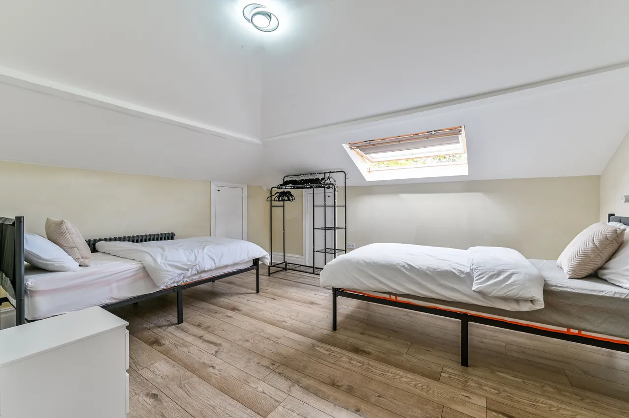 4a Stuart Crescent, London, photo 11