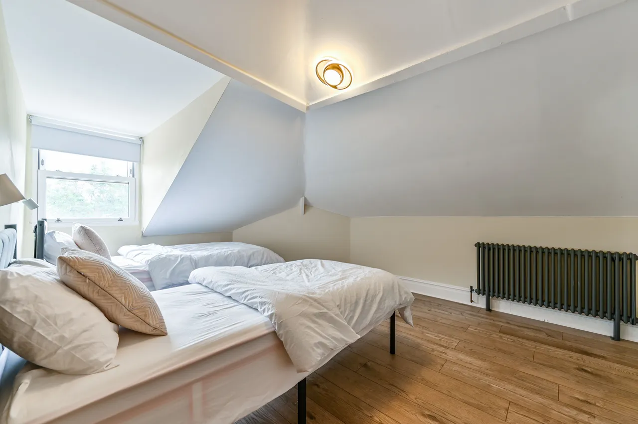4a Stuart Crescent, London, photo 10