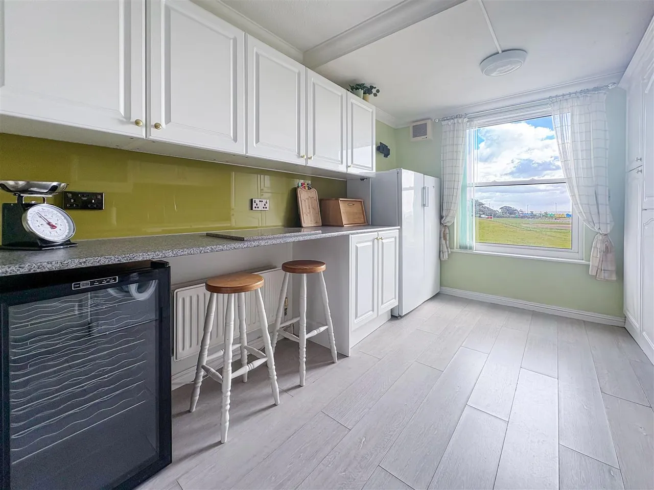 Beach Crescent, Littlehampton, photo 9