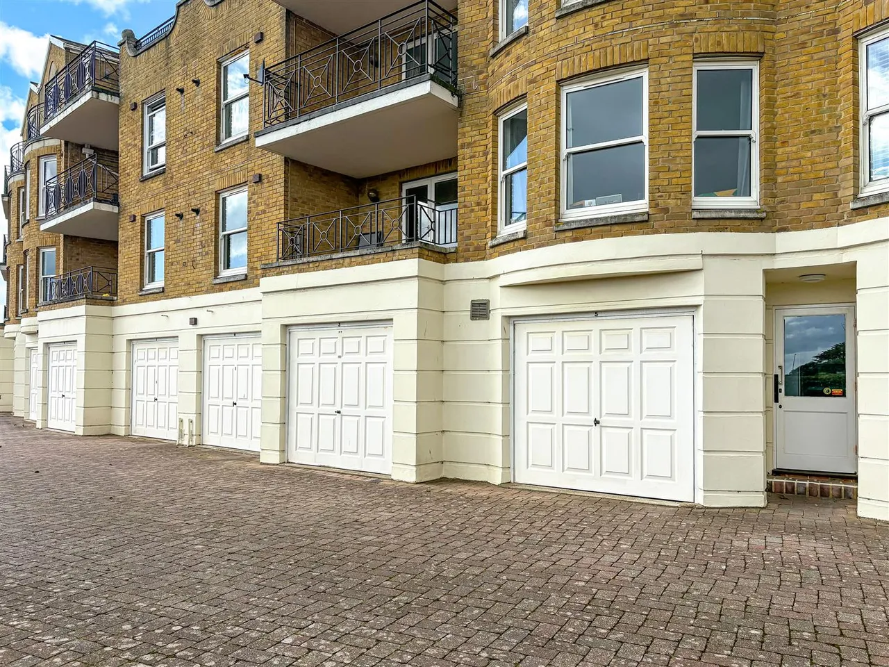 Beach Crescent, Littlehampton, photo 21