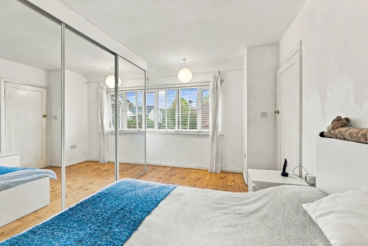 Sandy Meade, Prestwich, M25, photo 13