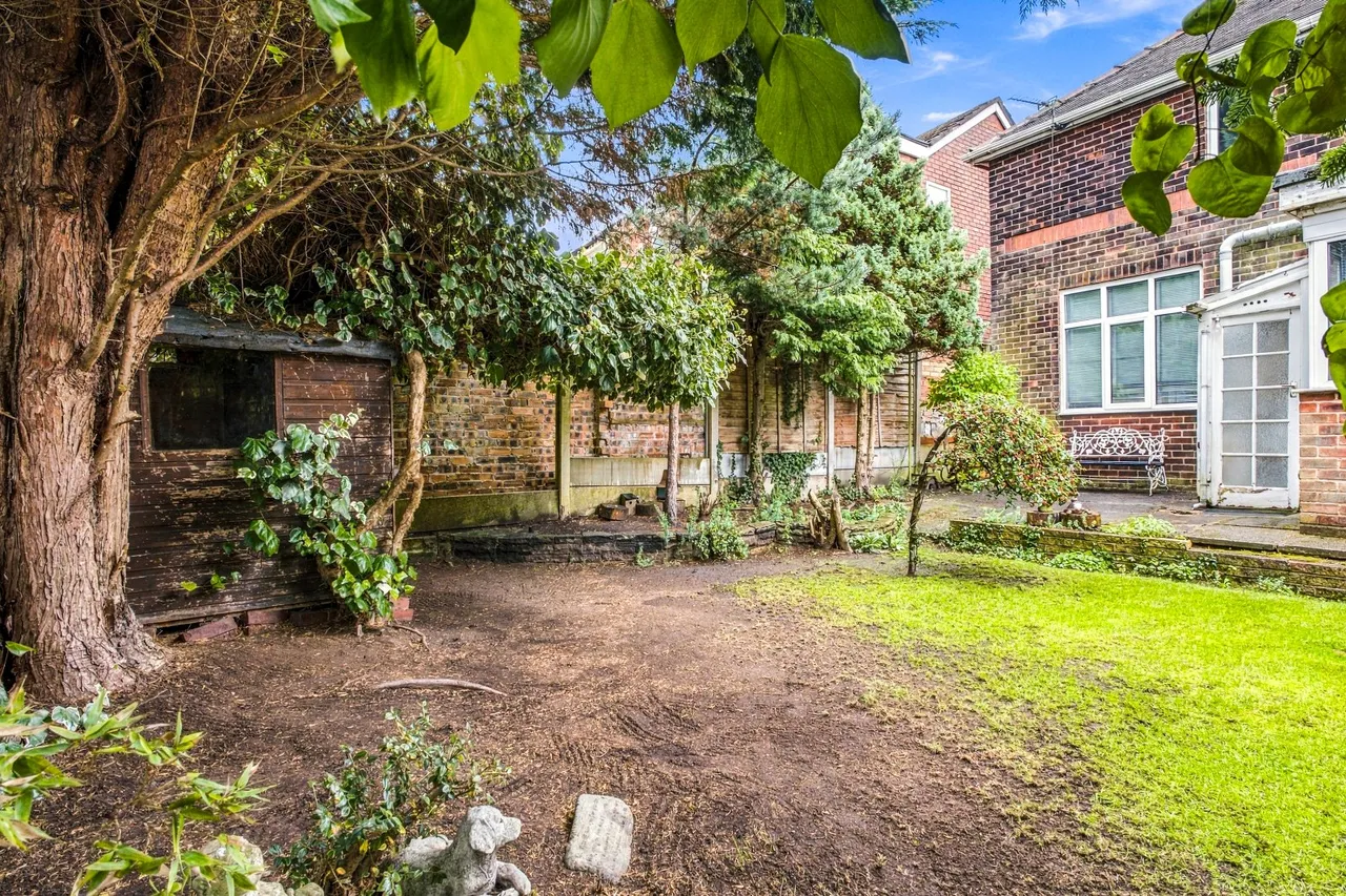 Sandy Meade, Prestwich, M25, photo 18