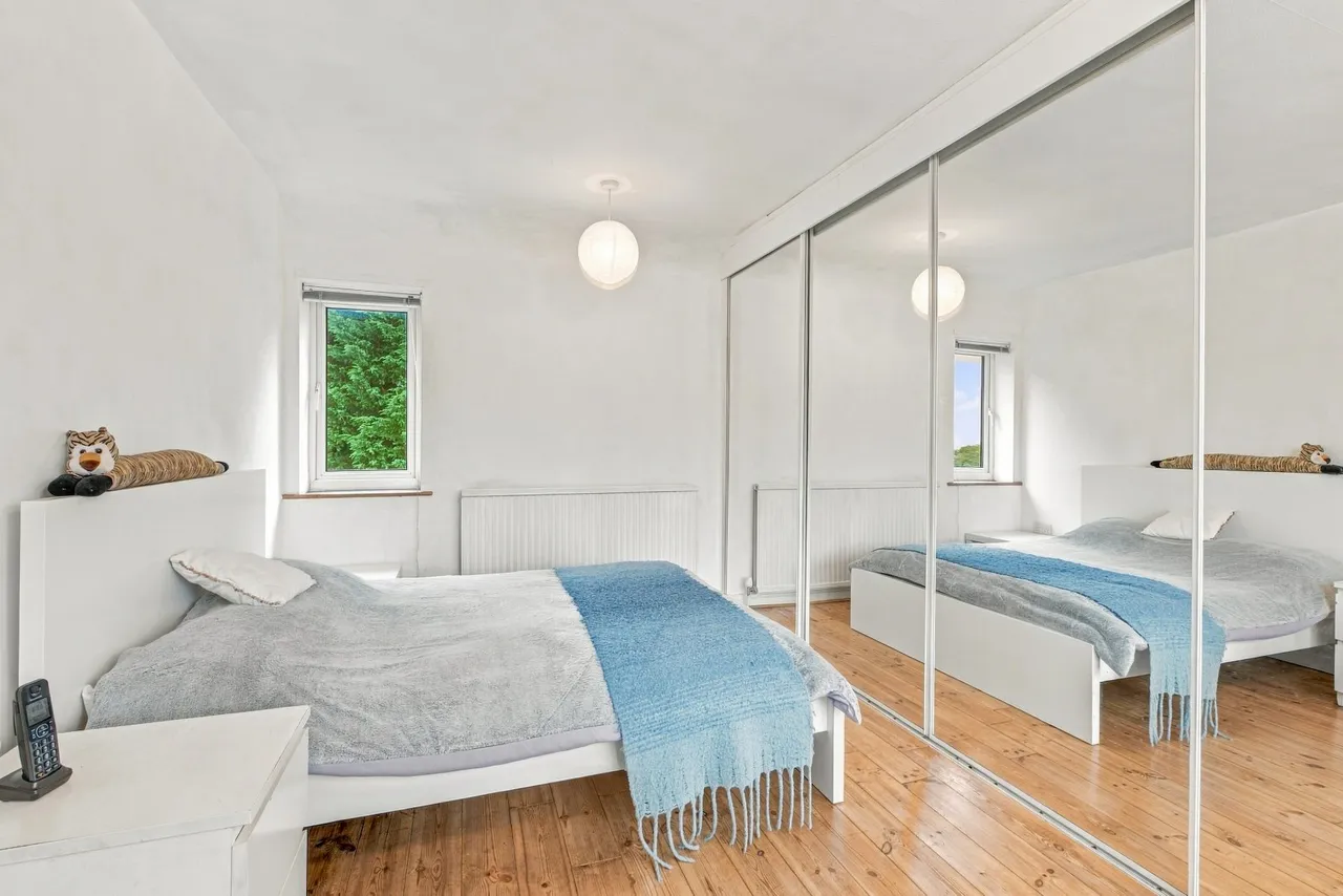 Sandy Meade, Prestwich, M25, photo 12