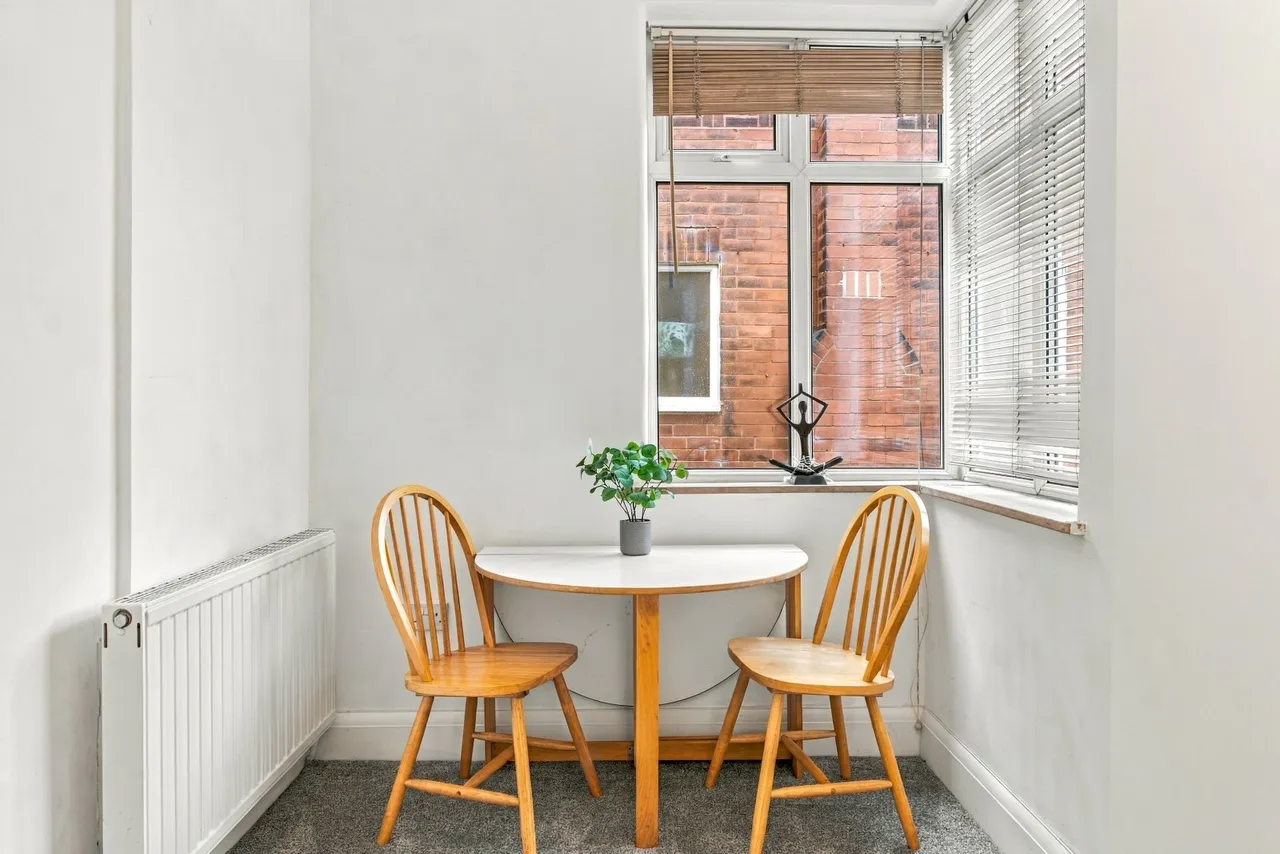 Sandy Meade, Prestwich, M25, photo 9